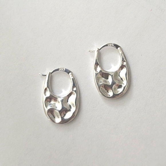 925 Sterling Silver Hoop Earrings Hammered Modern Elegant Quiet Luxury - Picture 2 of 4